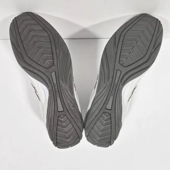 Women's New Balance 450 Sneakers - Picture 6 of 6